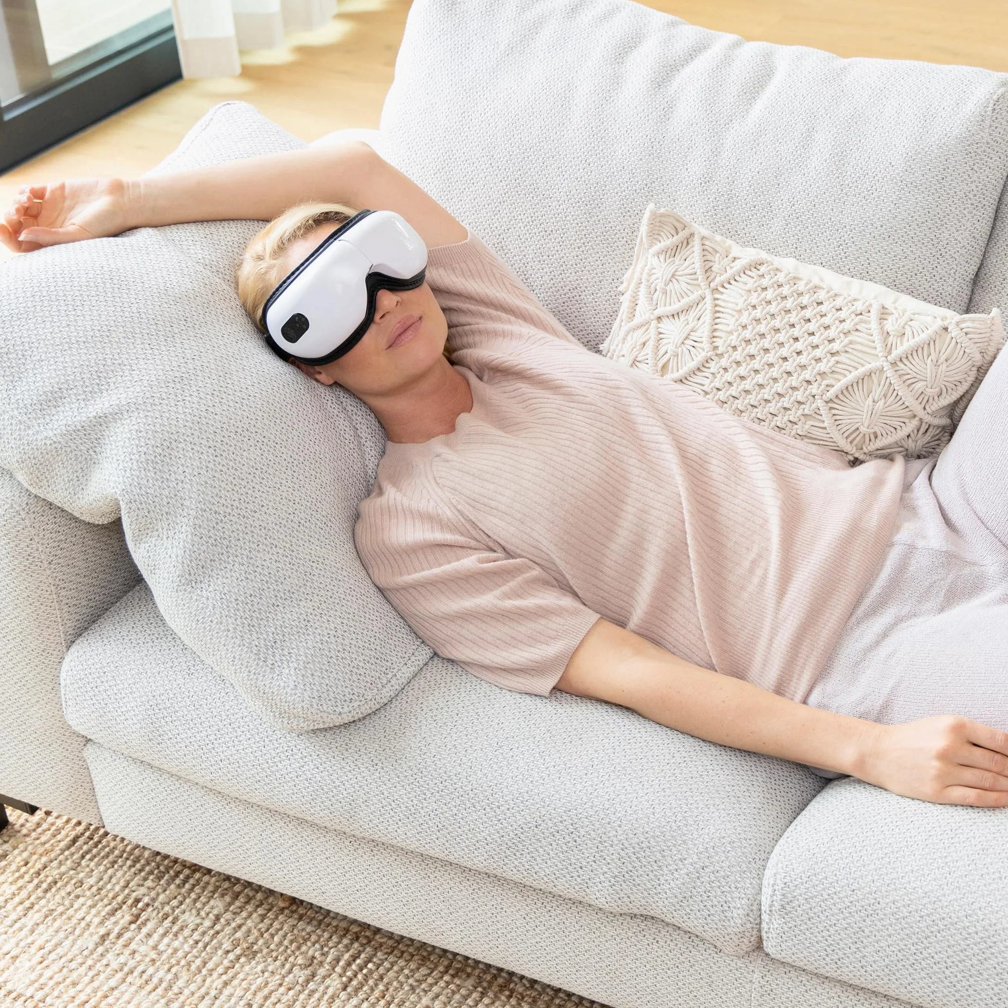 medisana EM 100 masajeador de ojos, masajeador facial electrico para dolores de cabeza, fatiga ocular, hinchazón o migraña, máscara ocular con masaje, calor y música, masajeador muscular plegable