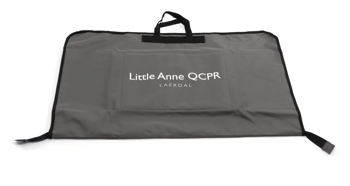 Little Anne QCPR Maniquí de entrenamiento Laerdal, color de piel oscura