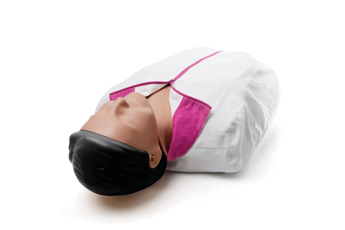 Little Anne QCPR Maniquí de entrenamiento Laerdal, color de piel oscura