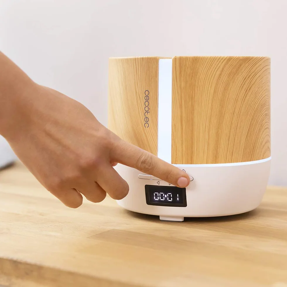 Cecotec Difusor de aromas PureAroma 550 Connected White Woody. Capacidad 500ml, Pantalla LED, Altavoz, Control por bluetooth, App, Temporizador 12h, 3 Modos de funcionamiento, Cobertura 30m2