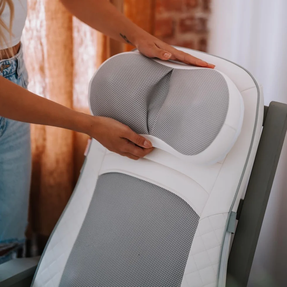 Medivon Esterilla de Masaje Luna – Masaje Shiatsu con Niveles Ajustables de vibración – Función de Calor para Mejorar la circulación sanguínea y relajación