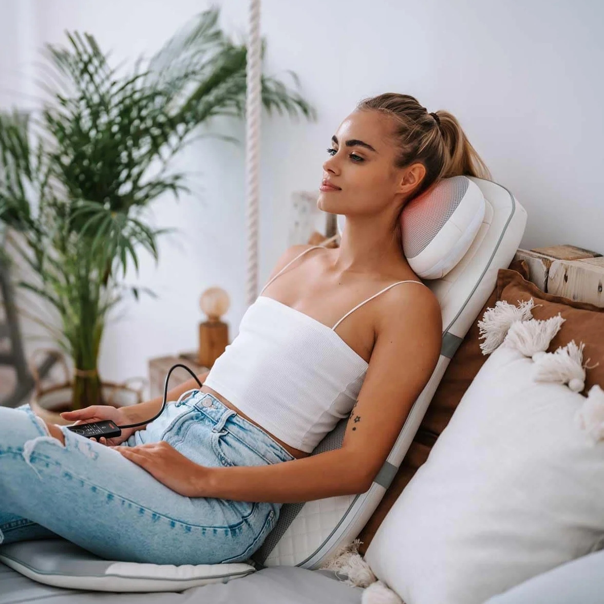 Medivon Esterilla de Masaje Luna – Masaje Shiatsu con Niveles Ajustables de vibración – Función de Calor para Mejorar la circulación sanguínea y relajación
